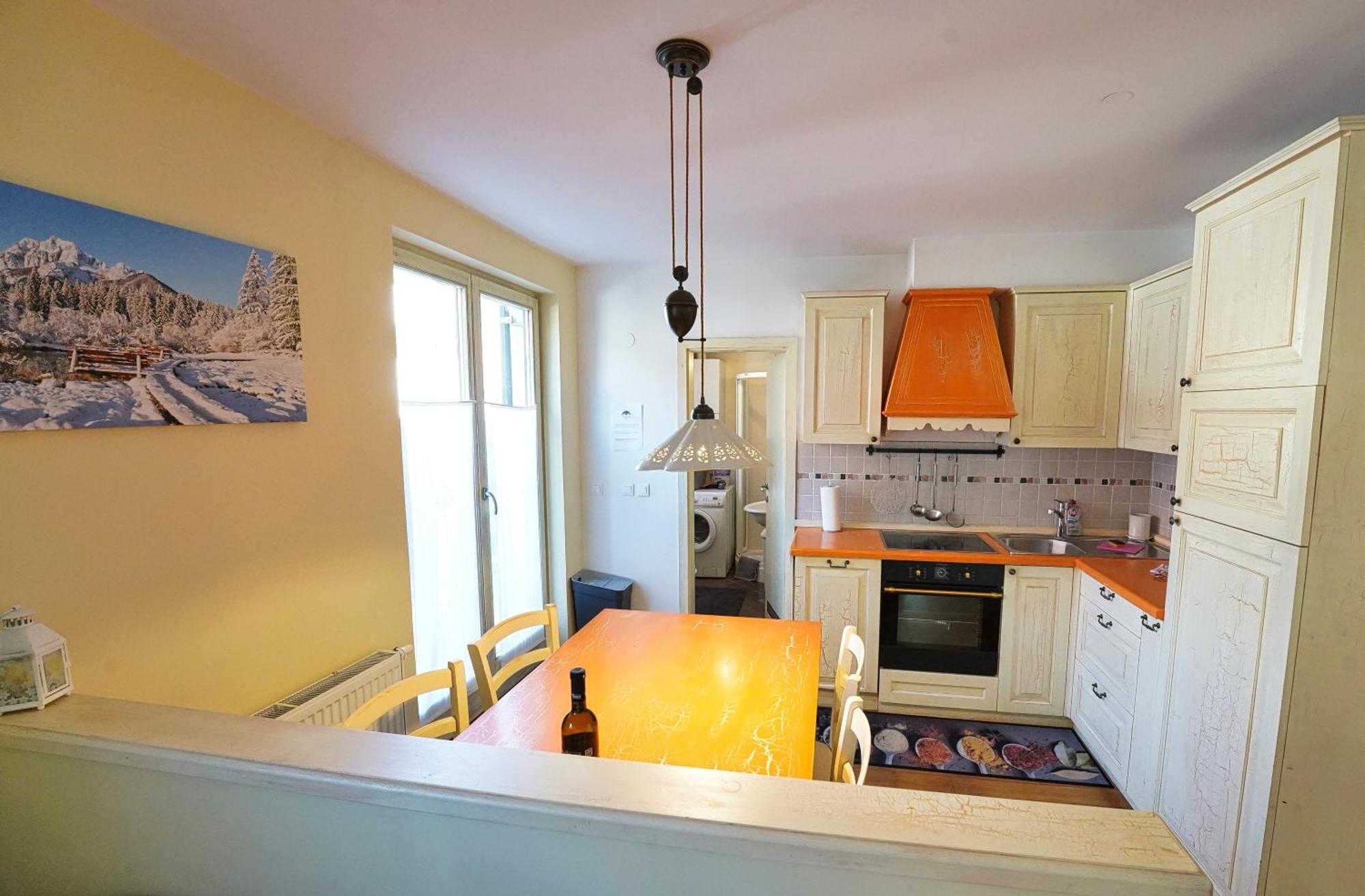 Apartment Mojstrovka With Terrace In City Center 克拉尼斯卡戈拉 外观 照片