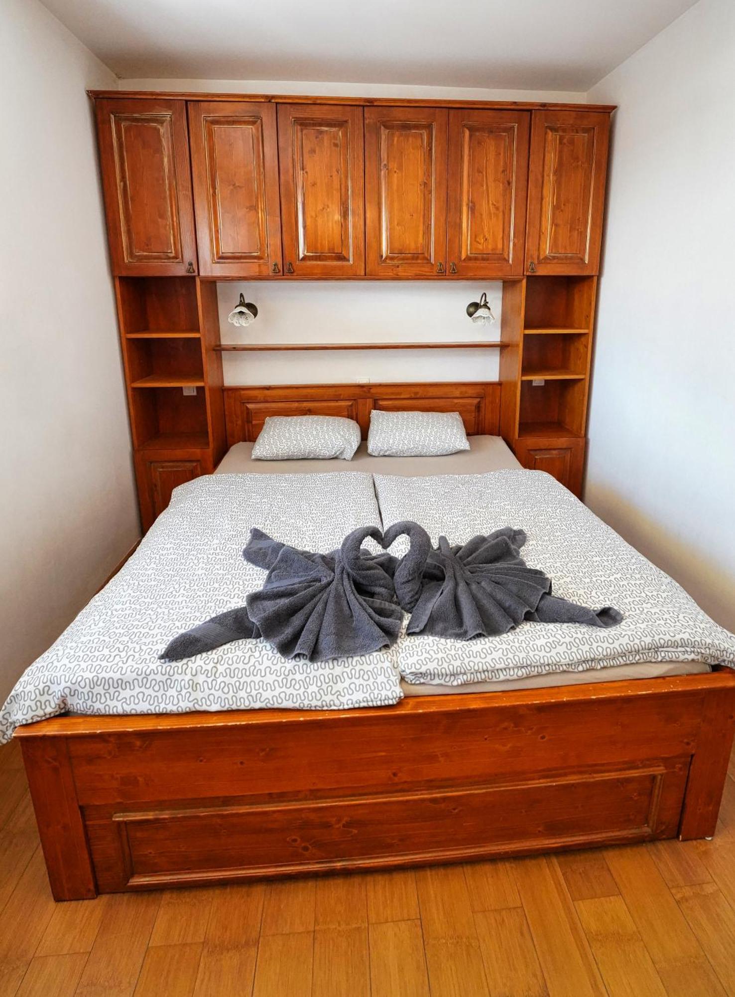 Apartment Mojstrovka With Terrace In City Center 克拉尼斯卡戈拉 外观 照片